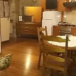 Family Friendly With A Swimming Pool Veli Mlun, Istria - Sredisnja Istra - 13099 דירה