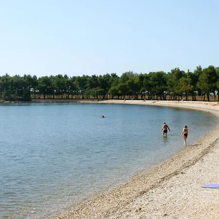 Family Friendly With A Swimming Pool Veli Mlun, Istria - Sredisnja Istra - 13099 Lejlighed